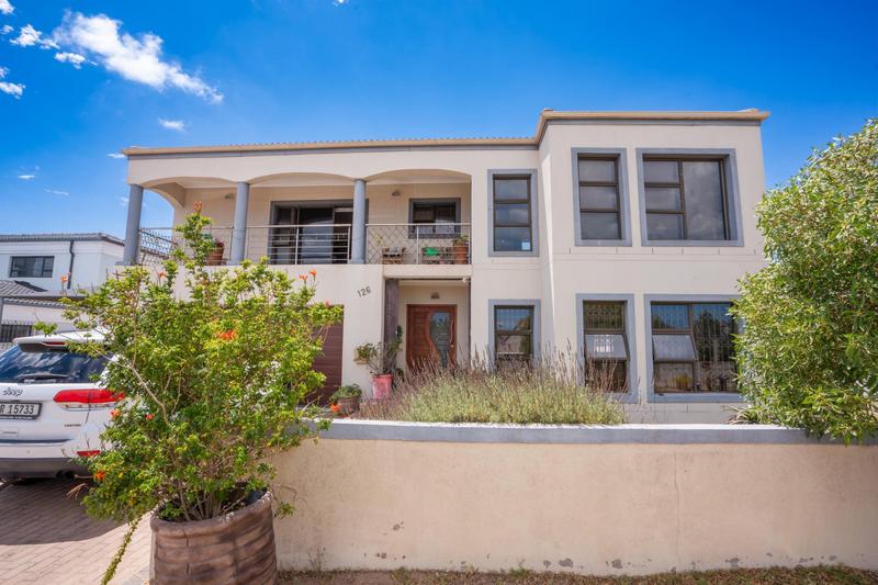 4 Bedroom Property for Sale in Country Club Western Cape
